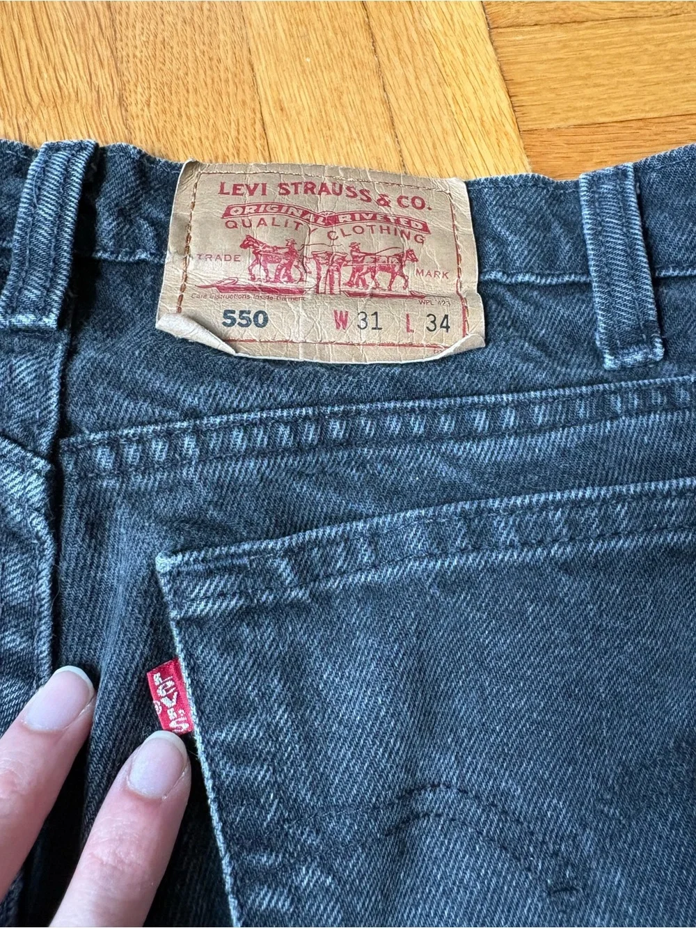 🍁 vintage 90s Levi’s 550s 🍁
